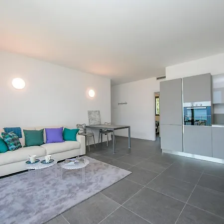 Sleeps 6 Pool Air Con 公寓 *