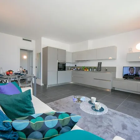 Sleeps 6 Pool Air Con 欧苏西奥